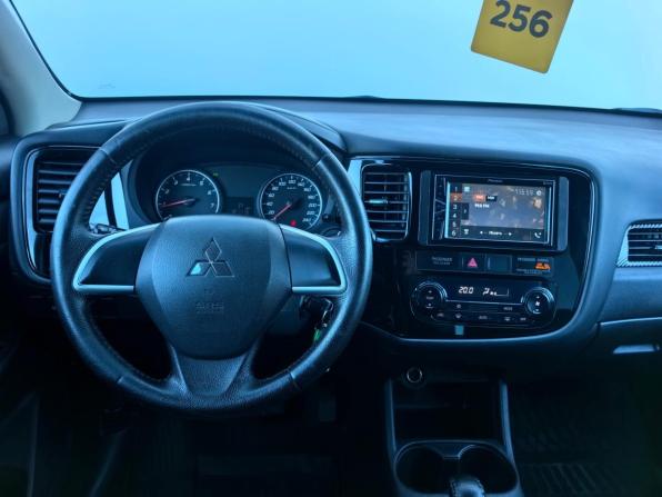 Mitsubishi Outlander III Рестайлинг 2 с пробегом 2015 года, цена 1 450 000 рублей, 181059 км, внедорожник, Автокод Объявления