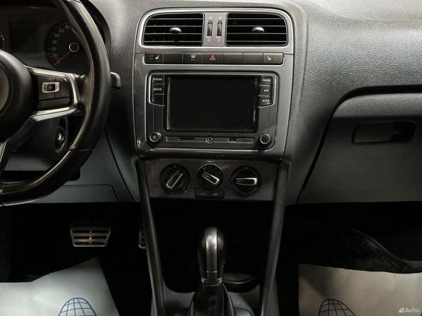 Volkswagen Polo V Рестайлинг с пробегом 2018 года, цена 1 325 000 рублей, 96269 км, седан, Автокод Объявления