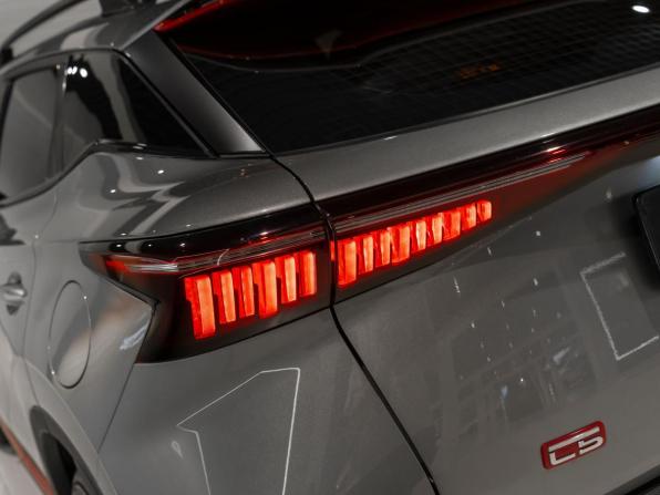 Omoda C5 I с пробегом 2024 года, цена 1 880 000 рублей, 36676 км, внедорожник, Автокод Объявления