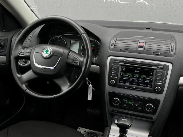 Skoda Octavia II (A5) Рестайлинг с пробегом 2012 года, цена 811 800 рублей, 205785 км, лифтбек, Автокод Объявления