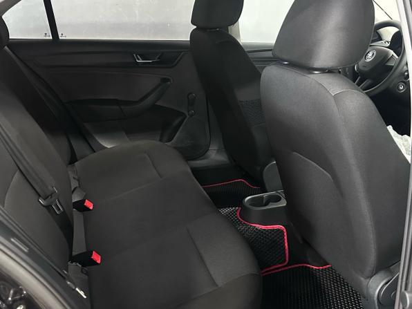 Skoda Rapid I Рестайлинг с пробегом 2019 года, цена 1 030 000 рублей, 175293 км, лифтбек, Автокод Объявления