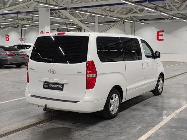 Hyundai H-1 II Рестайлинг с пробегом 2015 года, цена 1 699 000 рублей, 281157 км, минивэн, Автокод Объявления