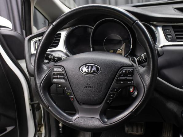 Kia Ceed II Рестайлинг с пробегом 2018 года, цена 1 449 000 рублей, 93165 км, универсал, Автокод Объявления