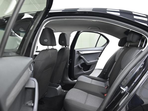 Skoda Octavia III (A7) с пробегом 2017 года, цена 1 049 000 рублей, 136000 км, лифтбек, Автокод Объявления