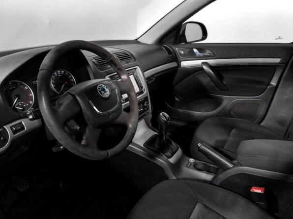 Skoda Octavia II (A5) Рестайлинг с пробегом 2011 года, цена 680 000 рублей, 139200 км, лифтбек, Автокод Объявления