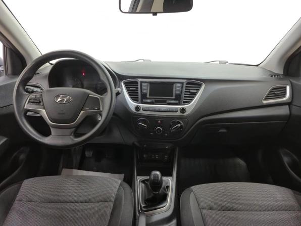 Hyundai Solaris II с пробегом 2017 года, цена 1 070 000 рублей, 106426 км, седан, Автокод Объявления