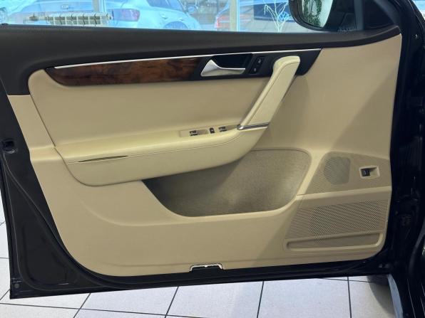 Volkswagen Passat B7 с пробегом 2012 года, цена 1 090 000 рублей, 189000 км, седан, Автокод Объявления