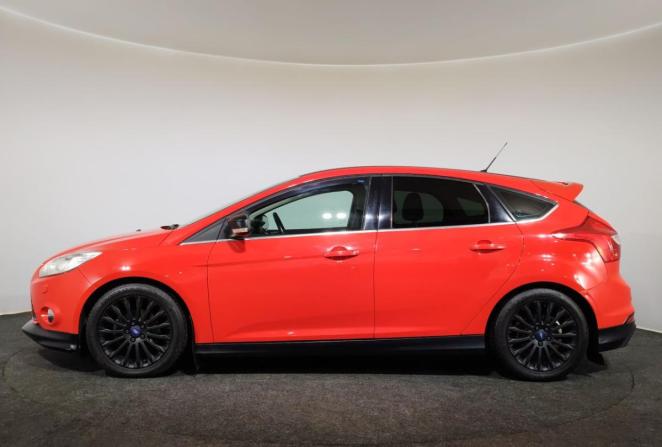 Ford Focus III с пробегом 2014 года, цена 870 000 рублей, 215088 км, хэтчбек, Автокод Объявления