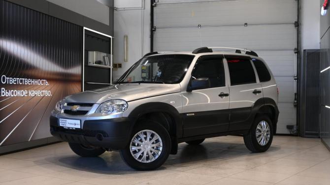 Chevrolet Niva I Рестайлинг с пробегом 2017 года, цена 640 000 рублей, 147000 км, внедорожник, Автокод Объявления