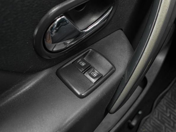 Renault Logan II Рестайлинг с пробегом 2018 года, цена 980 000 рублей, 82156 км, седан, Автокод Объявления
