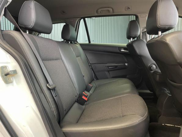 Opel Astra H Рестайлинг с пробегом 2011 года, цена 447 000 рублей, 217063 км, универсал, Автокод Объявления