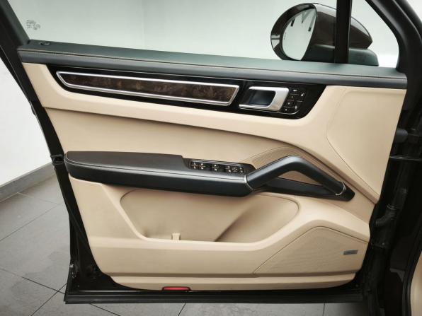 Porsche Cayenne III с пробегом 2018 года, цена 7 142 000 рублей, 29228 км, внедорожник, Автокод Объявления
