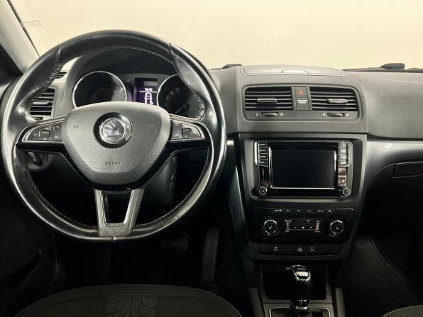 Skoda Yeti I Рестайлинг с пробегом 2015 года, цена 1 140 000 рублей, 241785 км, внедорожник, Автокод Объявления