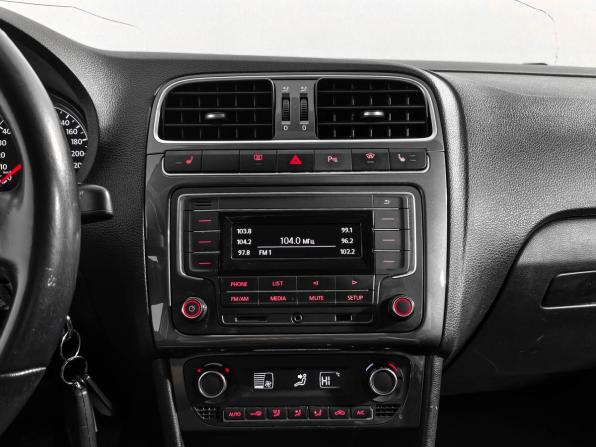 Volkswagen Polo V Рестайлинг с пробегом 2019 года, цена 1 085 000 рублей, 63145 км, седан, Автокод Объявления