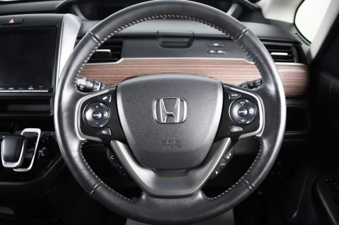 Honda Freed II Рестайлинг с пробегом 2022 года, цена 2 199 000 рублей, 42623 км, компактвэн, Автокод Объявления