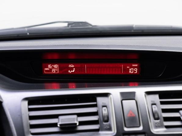 Mazda 5 II (CW) с пробегом 2013 года, цена 1 190 000 рублей, 202279 км, компактвэн, Автокод Объявления