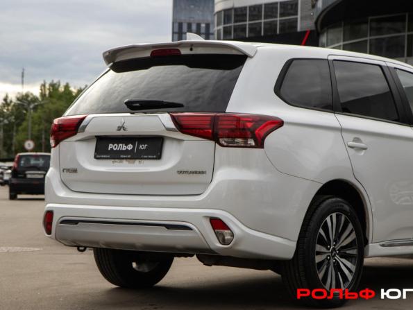 Mitsubishi Outlander III Рестайлинг 3 с пробегом 2022 года, цена 2 388 000 рублей, 24324 км, внедорожник, Автокод Объявления