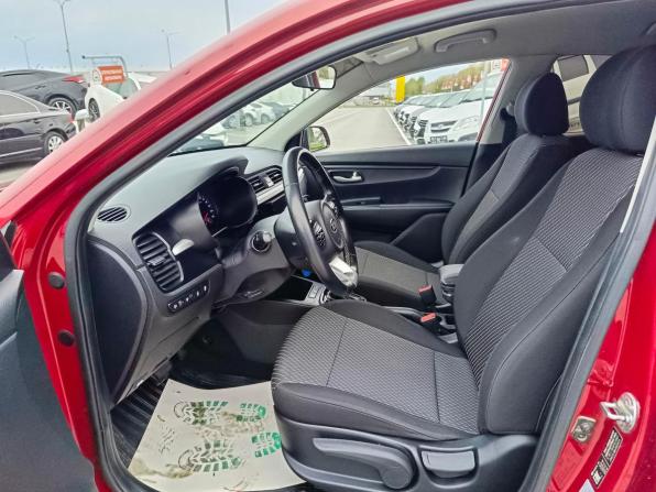 Kia Rio IV с пробегом 2018 года, цена 1 374 995 рублей, 136200 км, хэтчбек, Автокод Объявления