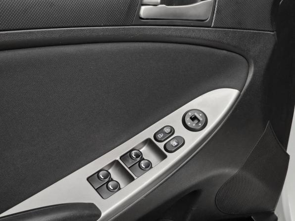 Hyundai Solaris I Рестайлинг с пробегом 2016 года, цена 845 000 рублей, 237000 км, седан, Автокод Объявления