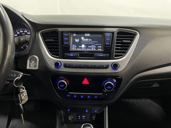 Hyundai Solaris II с пробегом 2018 года, цена 1 339 000 рублей, 96358 км, седан, Автокод Объявления