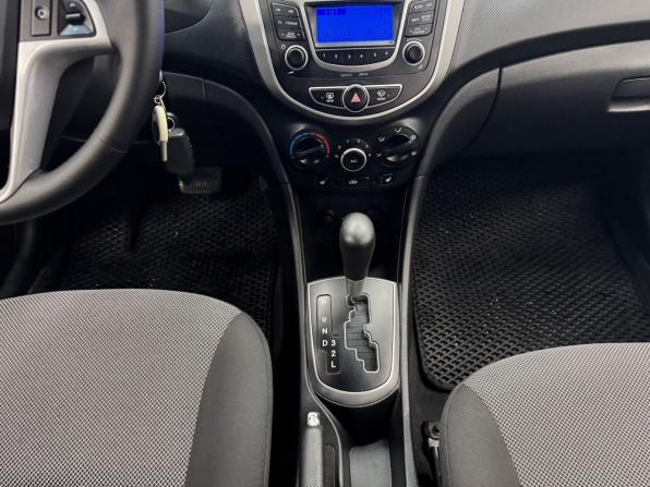 Hyundai Solaris I с пробегом 2012 года, цена 820 000 рублей, 218918 км, седан, Автокод Объявления