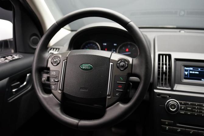 Land Rover Freelander II Рестайлинг 2 с пробегом 2013 года, цена 1 999 000 рублей, 97051 км, внедорожник, Автокод Объявления