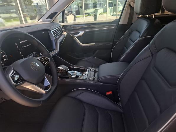 Volkswagen Touareg III Рестайлинг с пробегом 2024 года, цена 10 690 000 рублей, 13255 км, внедорожник, Автокод Объявления
