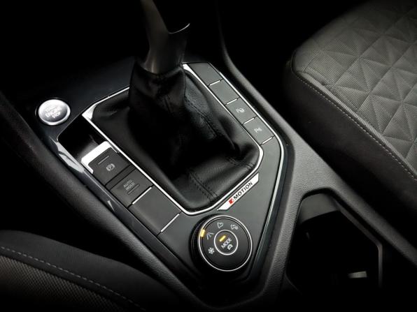 Volkswagen Tiguan II Рестайлинг с пробегом 2021 года, цена 3 100 000 рублей, 76463 км, внедорожник, Автокод Объявления