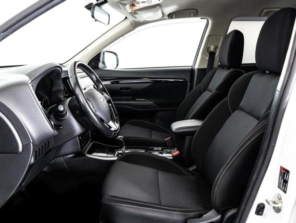 Mitsubishi Outlander III Рестайлинг 3 с пробегом 2020 года, цена 2 499 000 рублей, 81137 км, внедорожник, Автокод Объявления