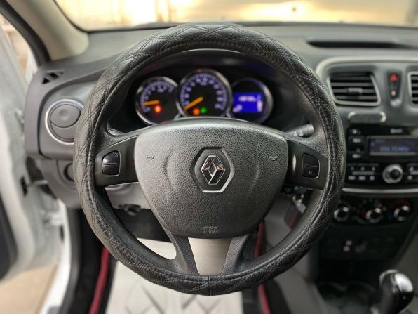 Renault Logan II с пробегом 2018 года, цена 715 000 рублей, 138730 км, седан, Автокод Объявления