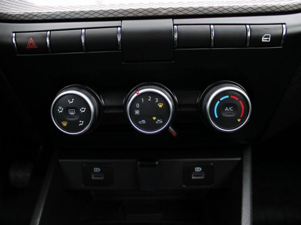 Lada (ВАЗ) Vesta I Рестайлинг (NG) с пробегом 2023 года, цена 1 099 000 рублей, 59999 км, седан, Автокод Объявления
