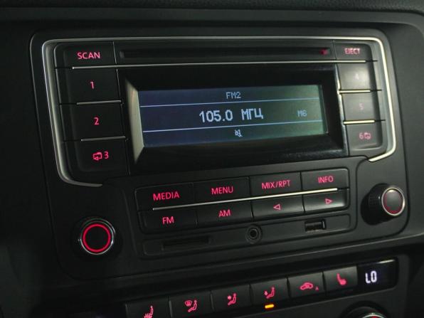 Volkswagen Jetta VI Рестайлинг с пробегом 2015 года, цена 999 000 рублей, 208984 км, седан, Автокод Объявления