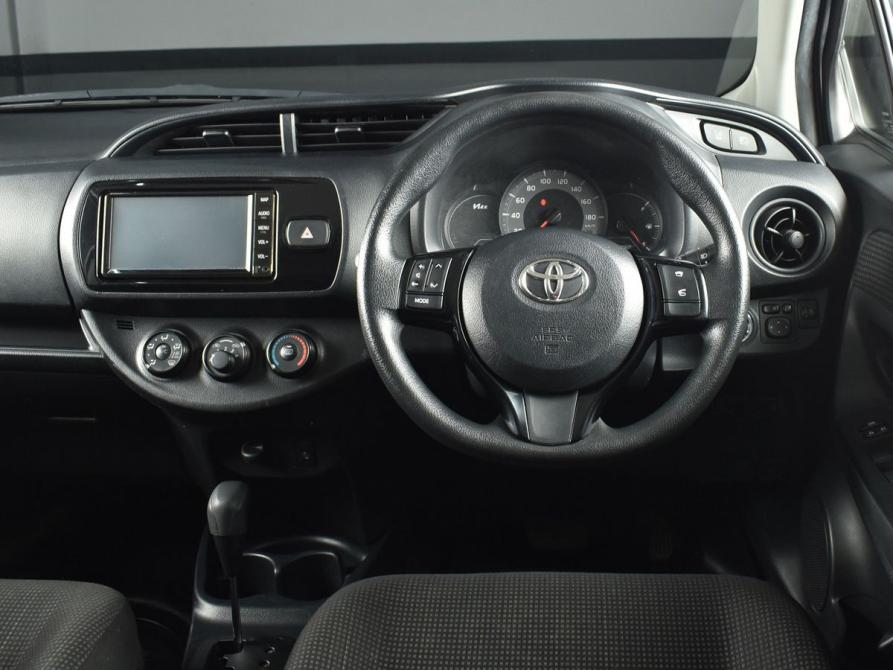 Toyota Vitz III (XP130) Рестайлинг 2 Кемерово  - изображение 11