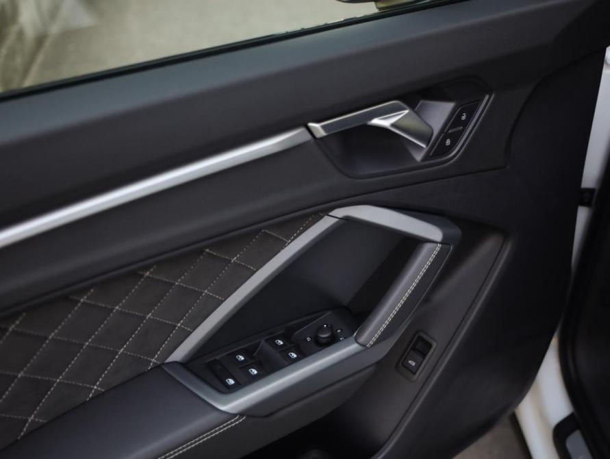 Audi Q3 II (F3) Санкт-Петербург  - изображение 27