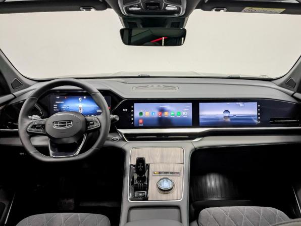 Geely Monjaro I Рестайлинг с пробегом 2026 года, цена 4 250 000 рублей, 878 км, внедорожник, Автокод Объявления