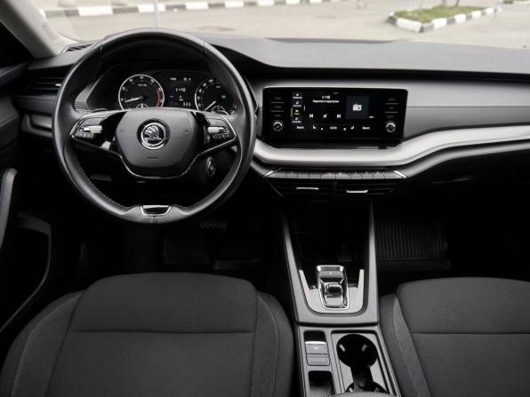 Skoda Octavia IV (A8) с пробегом 2021 года, цена 2 407 000 рублей, 86940 км, лифтбек, Автокод Объявления