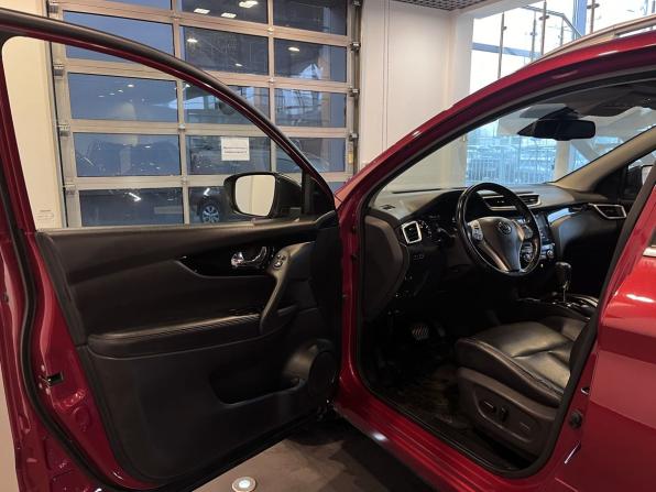Nissan Qashqai II с пробегом 2018 года, цена 2 035 000 рублей, 106490 км, внедорожник, Автокод Объявления