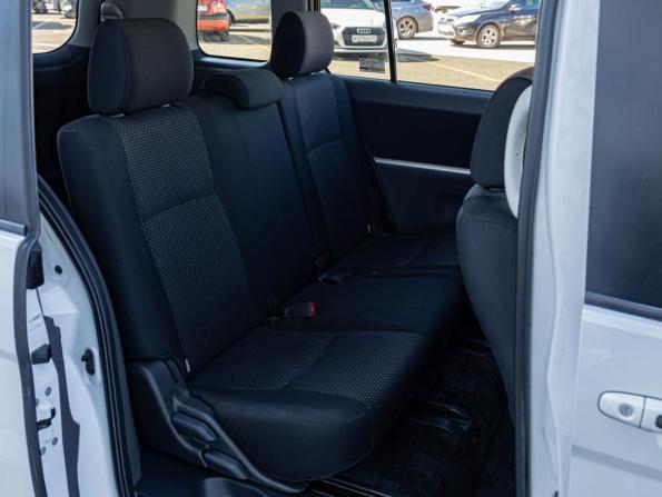 Toyota ISis I Рестайлинг с пробегом 2010 года, цена 1 252 000 рублей, 98252 км, компактвэн, Автокод Объявления