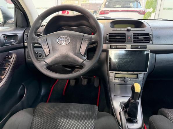 Toyota Avensis II с пробегом 2004 года, цена 750 000 рублей, 238337 км, лифтбек, Автокод Объявления