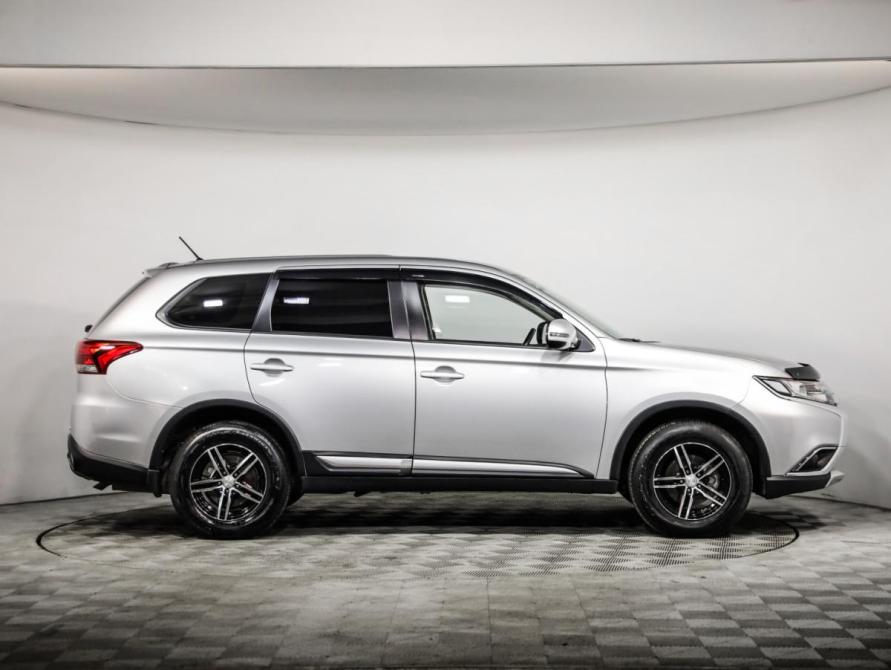 Mitsubishi Outlander III Рестайлинг 2 Санкт-Петербург  - изображение 4