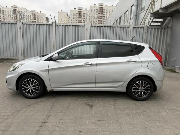 Hyundai Solaris I с пробегом 2013 года, цена 665 000 рублей, 238329 км, хэтчбек, Автокод Объявления