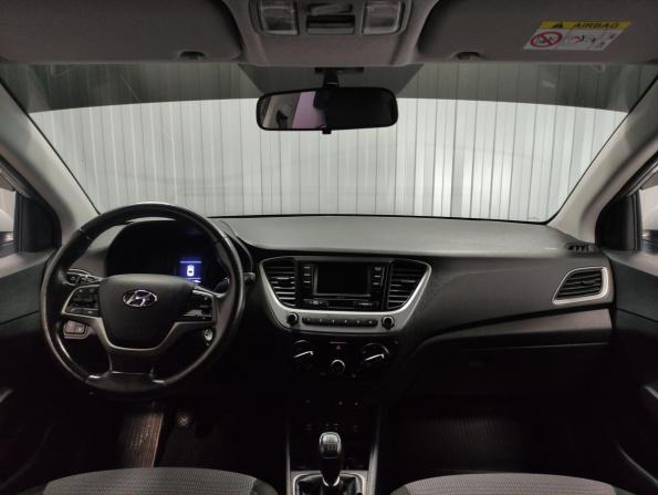 Hyundai Solaris II с пробегом 2018 года, цена 1 230 000 рублей, 120125 км, седан, Автокод Объявления