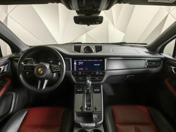 Porsche Macan I Рестайлинг 2 с пробегом 2022 года, цена 6 300 000 рублей, 67320 км, внедорожник, Автокод Объявления