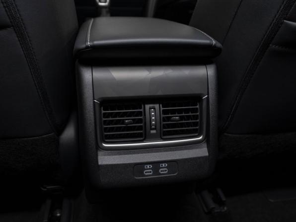 Toyota Camry IX (XV80) China Market с пробегом 2024 года, цена 4 250 000 рублей, 584 км, седан, Автокод Объявления