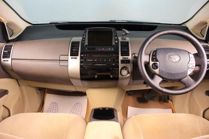 Toyota Prius II Рестайлинг (XW20) с пробегом 2008 года, цена 679 000 рублей, 309000 км, лифтбек, Автокод Объявления