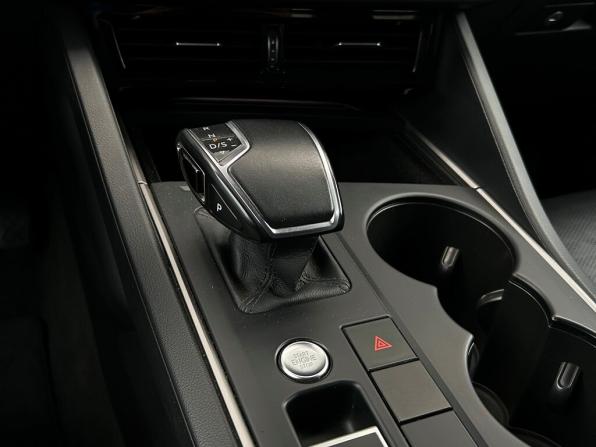Volkswagen Touareg III с пробегом 2019 года, цена 3 109 700 рублей, 341364 км, внедорожник, Автокод Объявления