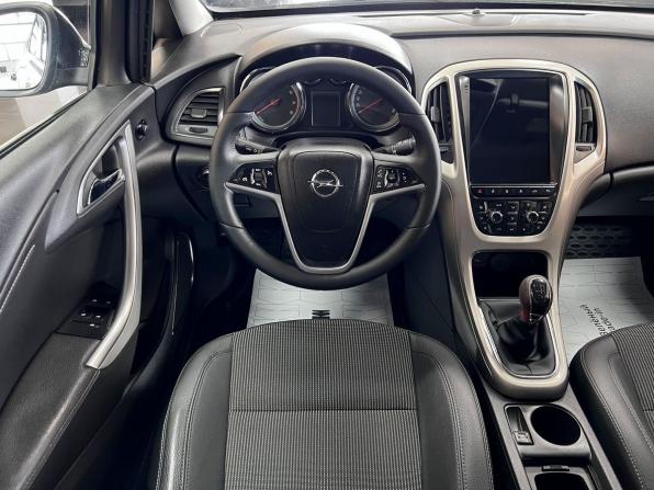 Opel Astra J с пробегом 2011 года, цена 695 000 рублей, 240000 км, хэтчбек, Автокод Объявления