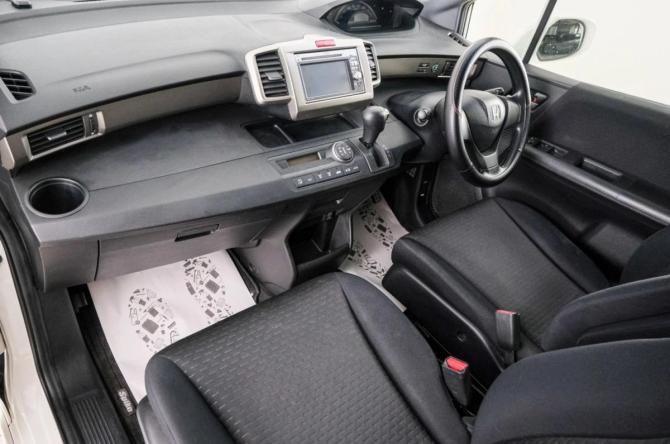 Honda Freed I Рестайлинг с пробегом 2012 года, цена 1 029 000 рублей, 118000 км, компактвэн, Автокод Объявления