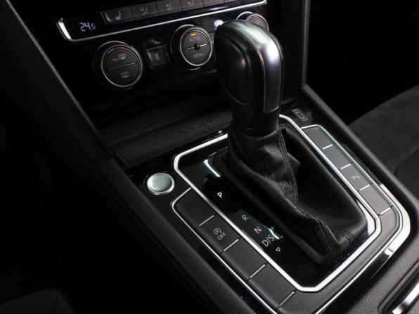 Volkswagen Passat B8 Рестайлинг с пробегом 2019 года, цена 2 699 000 рублей, 155256 км, универсал, Автокод Объявления