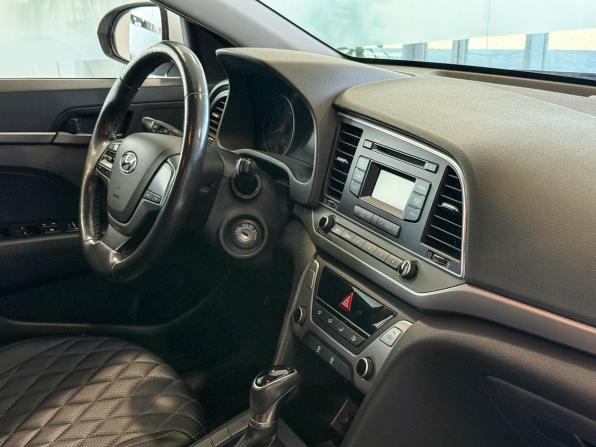 Hyundai Elantra VI (AD) с пробегом 2018 года, цена 1 765 000 рублей, 105559 км, седан, Автокод Объявления